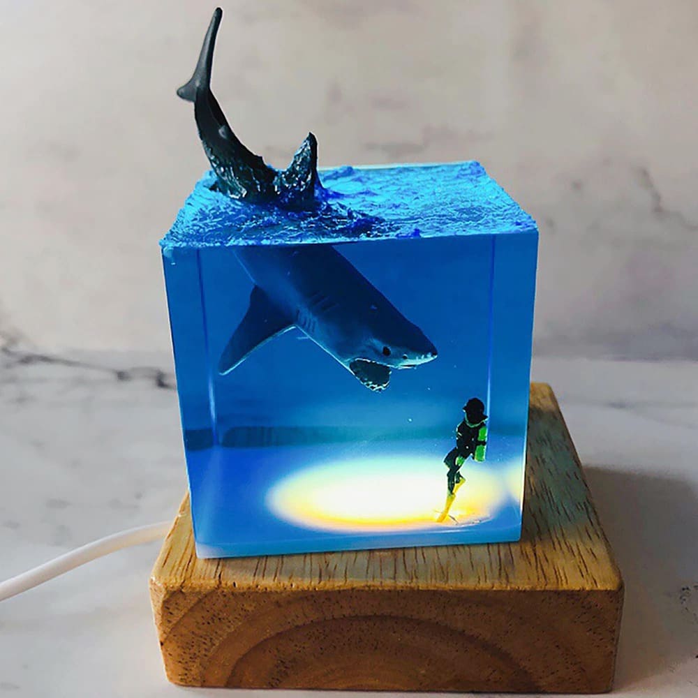 The resin shark night light （ Best Gift 🎁 ） shark resin lamp, resin lamp, resin night light, resin lamps, shark light, desk lamps amazon, best desk lamp, best desk light, side table lamps for bedroom, shark resin lamp, shark led light, coolest table lamps, Shark Lamp, epoxy resin lamp, epoxy lamp, Shark decor, Shark lamp US, Unique lamp designs, dolphin night light, driftwood epoxy lamp, diver epoxy lamp, epoxy lights